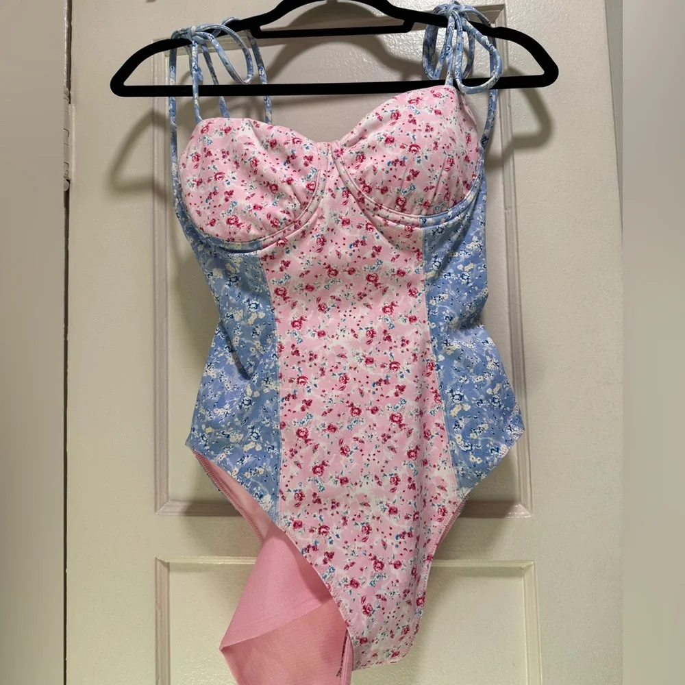 Loveshackfancy multi floral bathing suit size L NWT - Picture 1 of 2